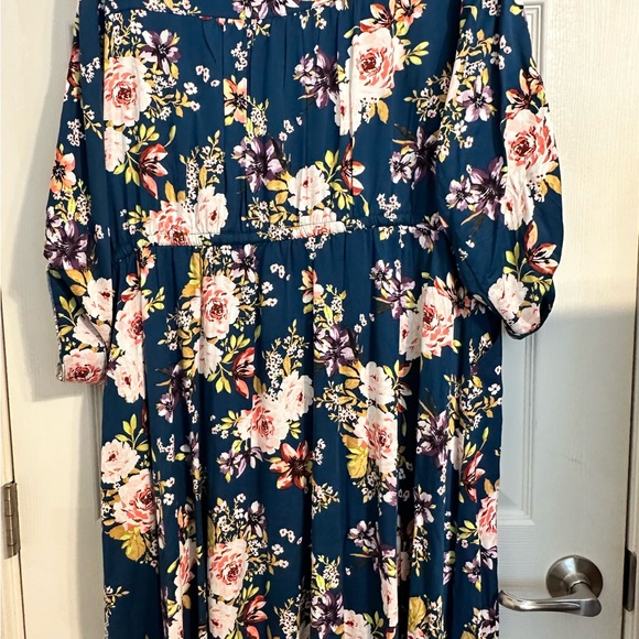 NWT Torrid blue Floral dress. Size 2 - Picture 2 of 7